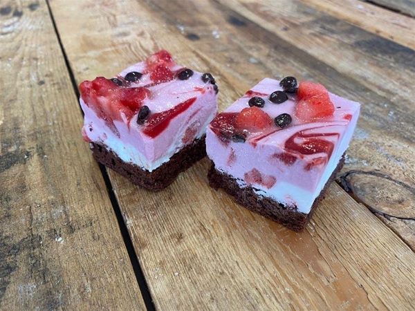 Vegan Aardbei Petitfour